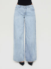 Ramos Low Rise Wide Leg Jeans Light Blue Wash Petite